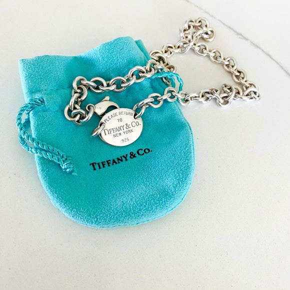 Return To Tiffany Oval Tag Necklace in Sterling Silver - Pre-Owned